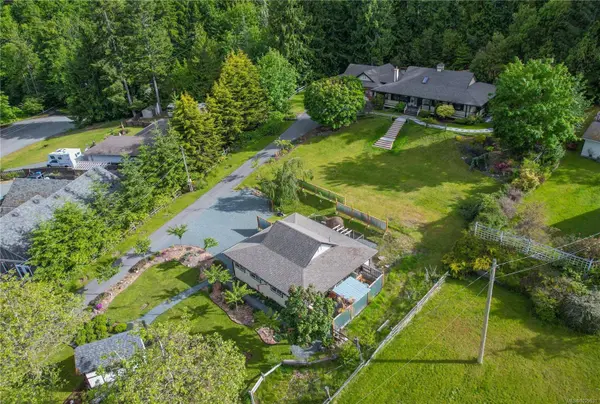 1582 Wilmot Ave, Shawnigan Lake, BC V0R 2W2