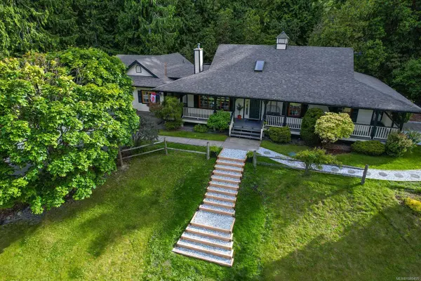1582 Wilmot Ave, Shawnigan Lake, BC V0R 2W2