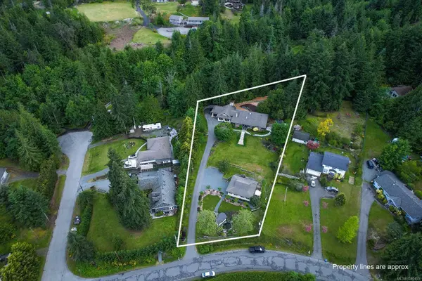 1582 Wilmot Ave, Shawnigan Lake, BC V0R 2W2