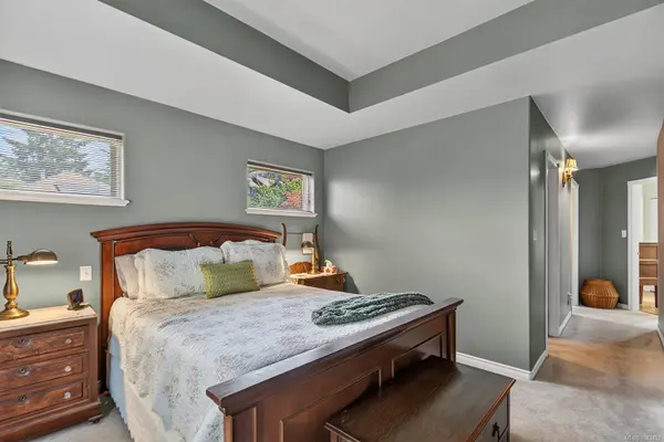 6089 Chippewa Rd, Duncan, BC V9L 5P5