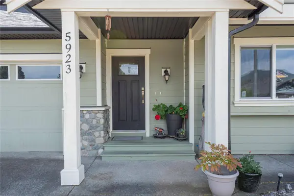 5923 Tower Pl, Duncan, BC V9L 0E1
