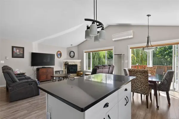 5923 Tower Pl, Duncan, BC V9L 0E1
