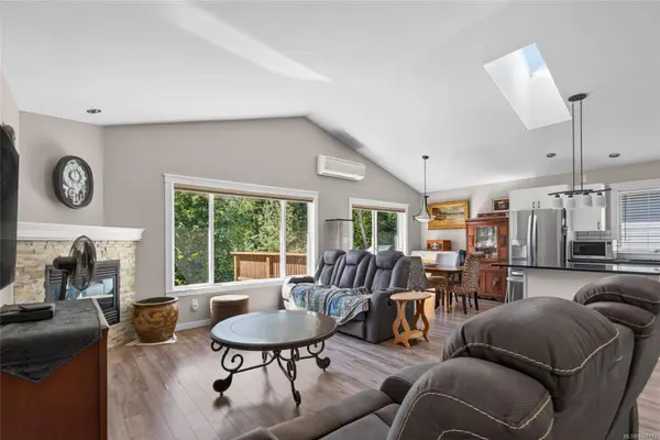 5923 Tower Pl, Duncan, BC V9L 0E1