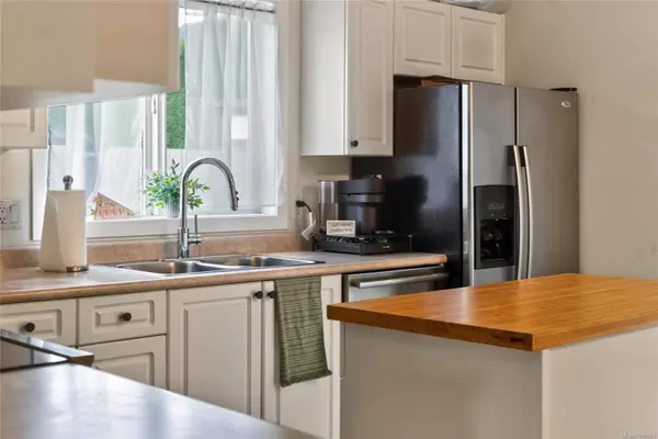 533 Greenhorn Pl, Ladysmith, BC V9G 1R3