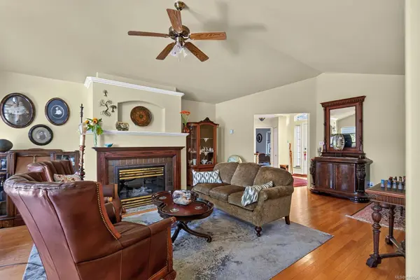 6089 Chippewa Rd, Duncan, BC V9L 5P5
