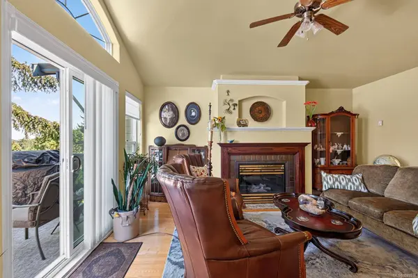 6089 Chippewa Rd, Duncan, BC V9L 5P5