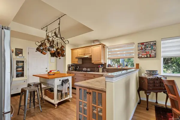 6089 Chippewa Rd, Duncan, BC V9L 5P5