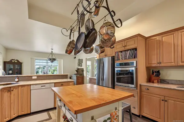 6089 Chippewa Rd, Duncan, BC V9L 5P5