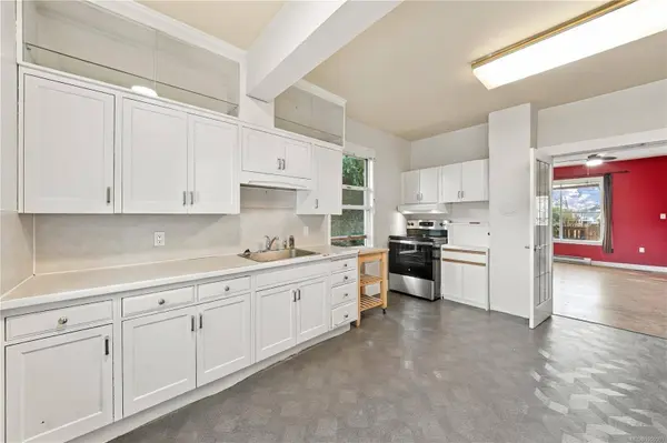 2943 Sherman Rd, Duncan, BC V9L 2B5