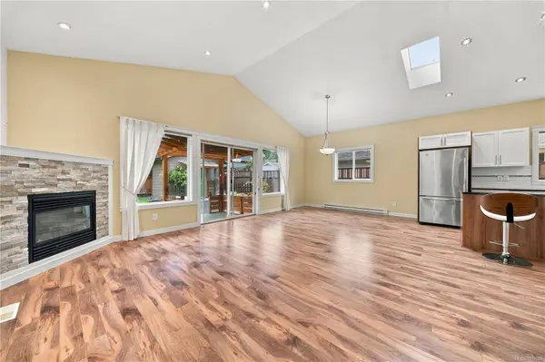 5926 Tower Pl, Duncan, BC V9L 0E1