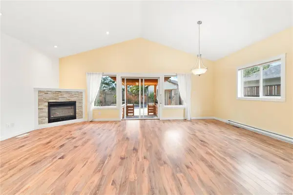 5926 Tower Pl, Duncan, BC V9L 0E1