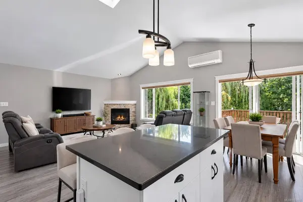 5923 Tower Pl, Duncan, BC V9L 0E1