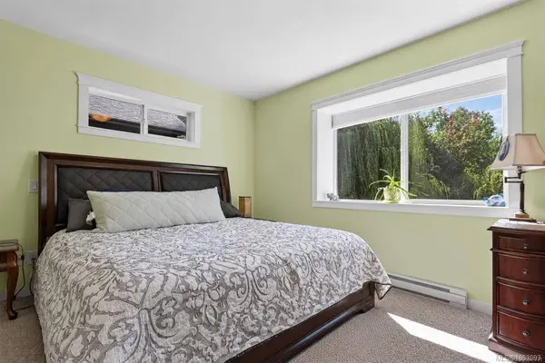 5923 Tower Pl, Duncan, BC V9L 0E1