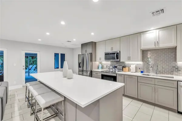 2120 NE 34th Ct, Lighthouse Point, FL 33064