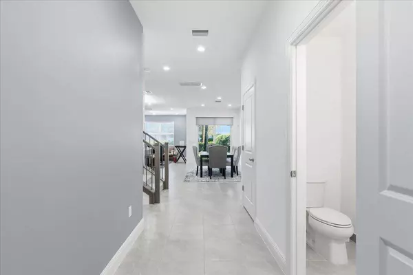 554 Sanderling CIR, Deerfield Beach, FL 33442