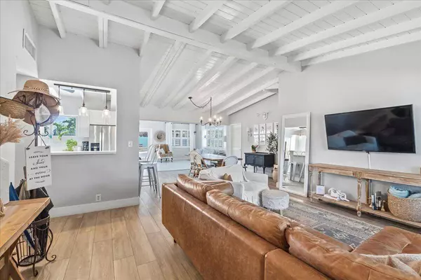 2220 NE 34th CT, Lighthouse Point, FL 33064