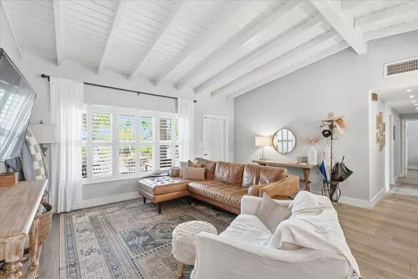 2220 NE 34th CT, Lighthouse Point, FL 33064