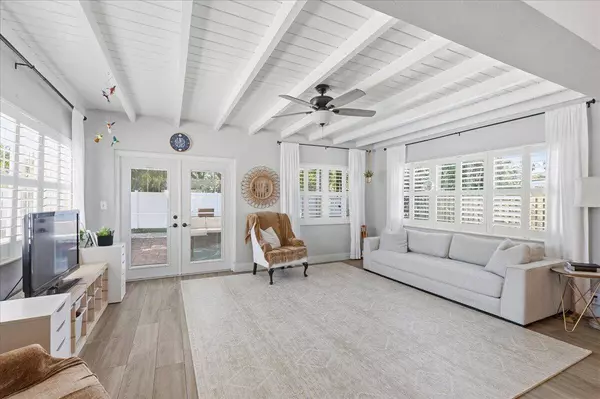 2220 NE 34th CT, Lighthouse Point, FL 33064