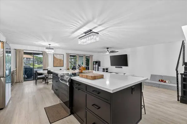 9729 N New River Canal RD #628, Plantation, FL 33324