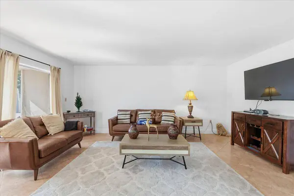 11140 SW 11th PL, Davie, FL 33324