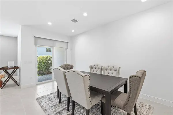 554 Sanderling CIR, Deerfield Beach, FL 33442