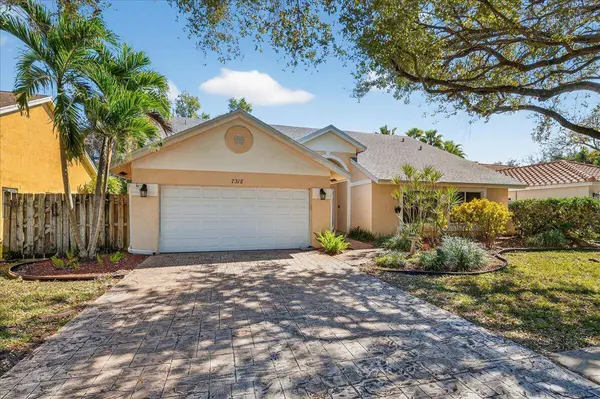 7312 NW 45th AVE, Coconut Creek, FL 33073