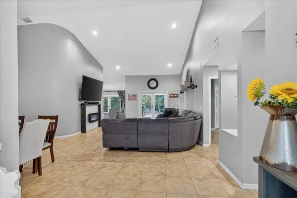 7312 NW 45th AVE, Coconut Creek, FL 33073