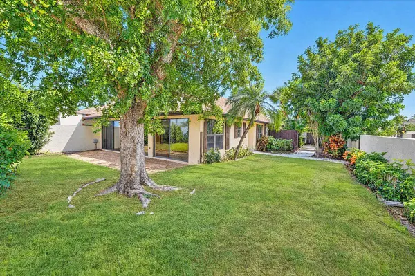 572 SW 28TH AVE, Delray Beach, FL 33445
