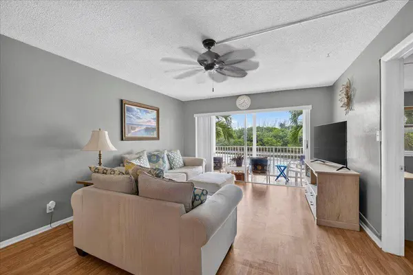 333 NE 19TH AVE #203, Deerfield Beach, FL 33441