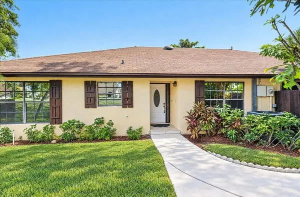 572 SW 28TH AVE, Delray Beach, FL 33445