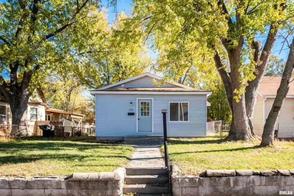 1014 S 3RD ST, Pekin, IL 61554