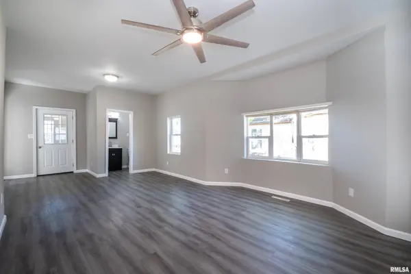 1014 S 3RD ST, Pekin, IL 61554