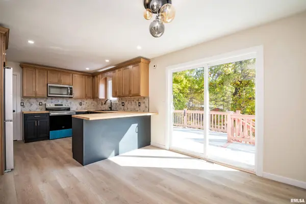 4502 NW SCENIC DR, Peoria, IL 61615