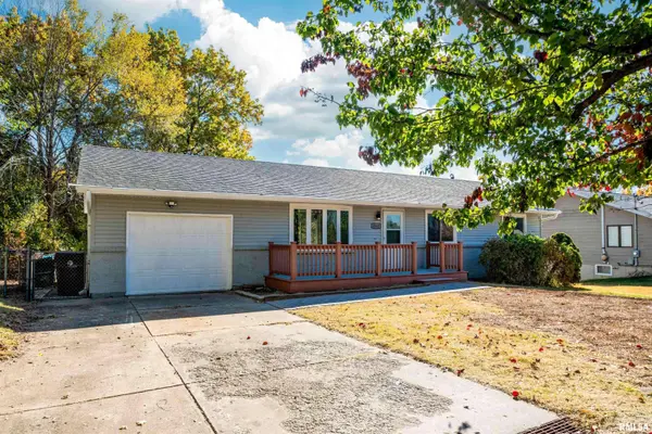 4502 NW SCENIC DR, Peoria, IL 61615