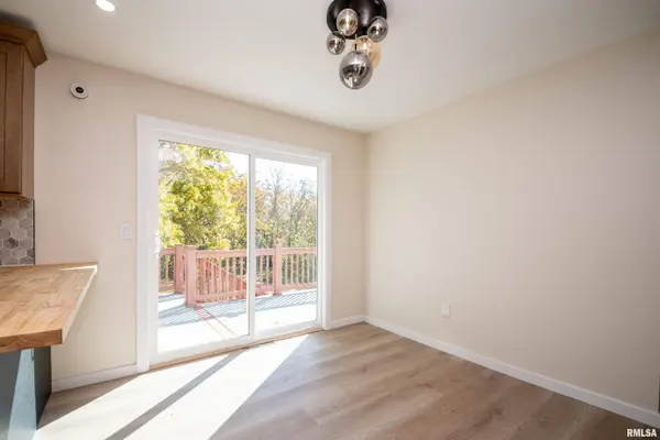 4502 NW SCENIC DR, Peoria, IL 61615