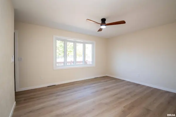 4502 NW SCENIC DR, Peoria, IL 61615