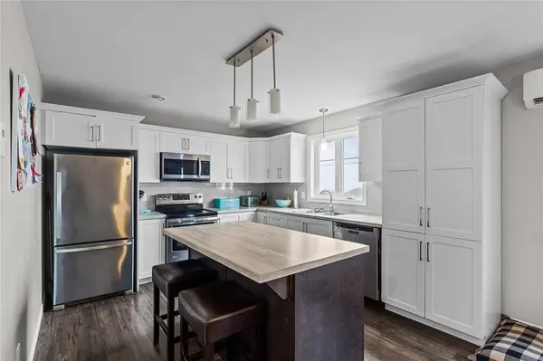 72 Maurice Putt Crescent, St John's, NL A1B 0S2