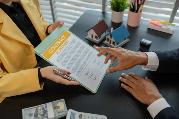 Top Reasons to Choose The Tash Team for Spanish-Speaking Buyers and Sellers,Betty Toroyan