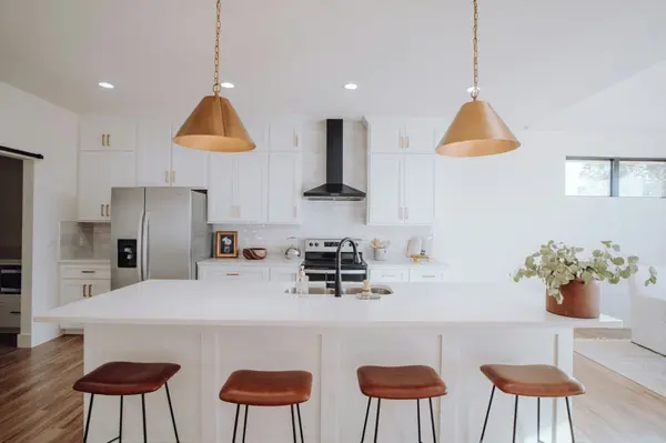 What’s the Best Real Estate Team for Selling a Designer-Inspired Home in La Jolla?,Betty Toroyan
