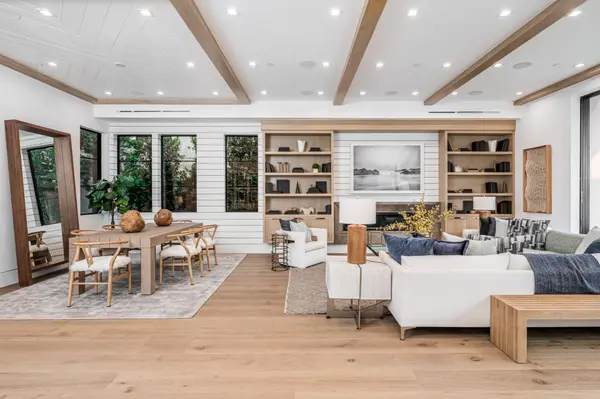 Who Can Guide International or Multilingual Buyers Through the La Jolla Market?