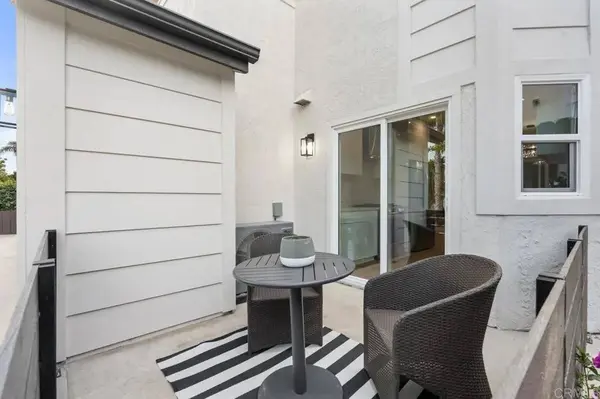 976 Sapphire Street, San Diego, CA 92109