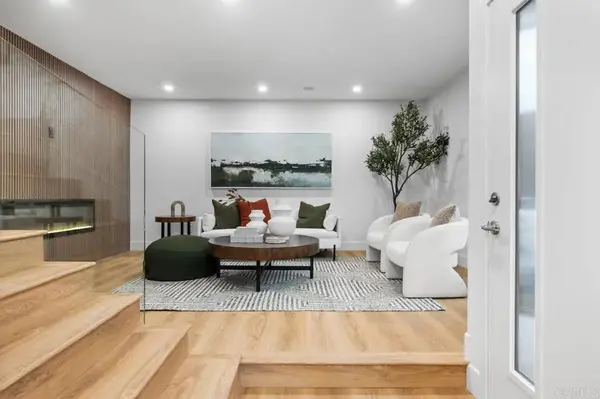 976 Sapphire Street, San Diego, CA 92109