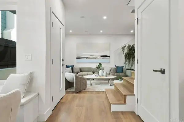 978 Sapphire Street, San Diego, CA 92109