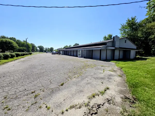 8467 W 300 S, Columbus, IN 47201-8967