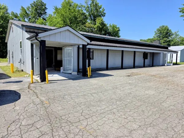 8467 W 300 S, Columbus, IN 47201-8967
