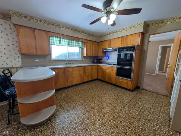 1604 27th ST, Columbus, IN 47201