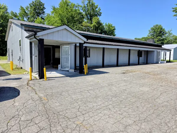 8467 W 300 S, Columbus, IN 47201-8967