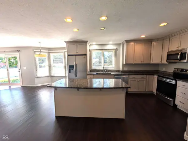 2323 Crump LN, Columbus, IN 47203