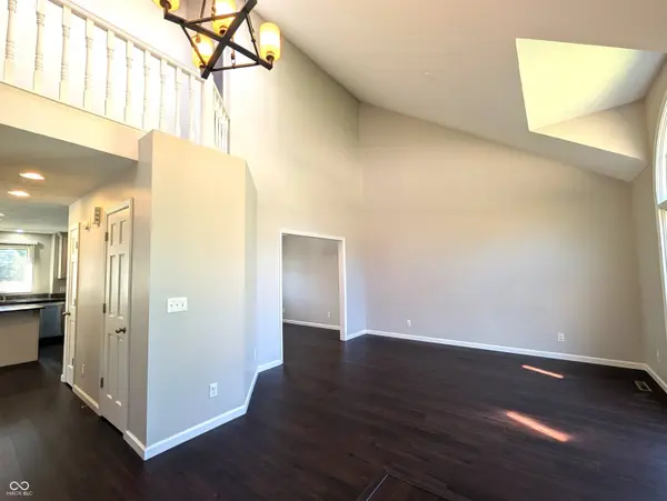 2323 Crump LN, Columbus, IN 47203