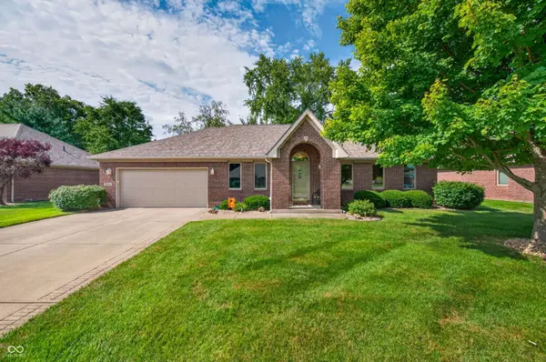 5122 Columbia DR, Columbus, IN 47203